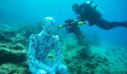 22 seramik ve heykel sanatçısının eseri denizle buluştu