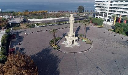 Kısıtlamanın ardından İzmir'in meydanları boş kaldı