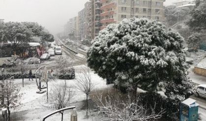 İzmir beyaza büründü... Kartpostallık görüntüler oluştu