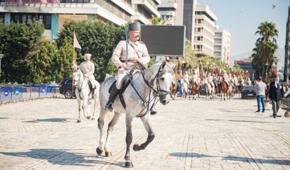 İzmir’de duygulandıran görüntüler... Tıpkı o günkü gibi!