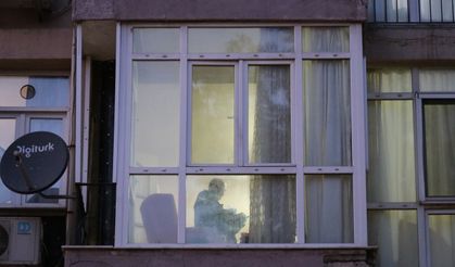 İzmir'de tartıştığı kişiyi silahla yaralayan zanlı tutuklandı