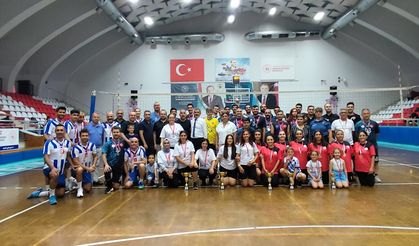 Aydın'da kurumlar arası voleybol turnuvası yapıldı