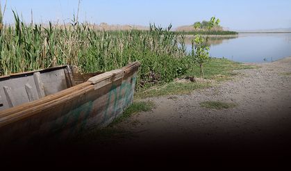 Eber Gölü alarm veriyor: Tamamen kuruyabilir!