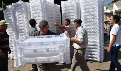 Tire'de incir üreticilerine kerevet dağıtıldı