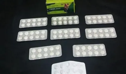 Uşak'ta yolcu otobüsünde uyuşturucu etkili hapla yakalanan kişi tutuklandı