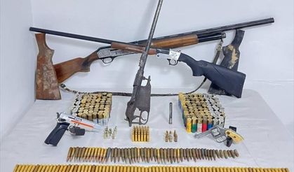 Çivril'de silah tamiri ve satışı yapan tornacı yakalandı