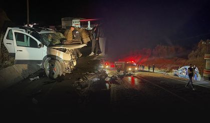 Cip ile otomobil kafa kafaya çarpıştı: Karı koca öldü