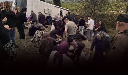 Tur otobüsü şarampole devrildi: Ortalık can pazarına döndü!