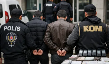 Afyon'da tefeci baskını: Senetlerle, pompalılarla yakalandılar!