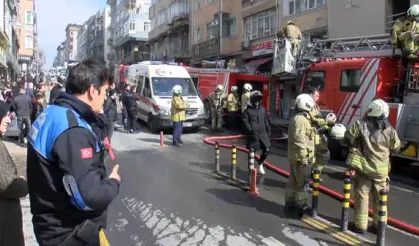 Fatih'te gelinlik mağazasında korkutan yangın!