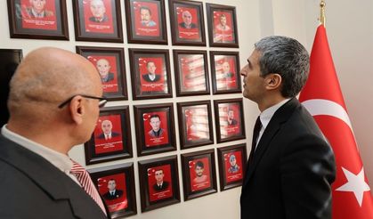 Afyonkarahisar'da kiraz üreticilerine tuzak dağıtıldı