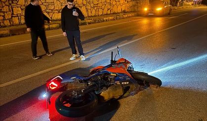 Kontrolden çıkan motosiklet devrildi: Sürücü kurtarılamadı!