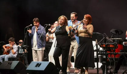 İzmir'de 'Sıradışı Çocuklar Orkestrası'ndan konser