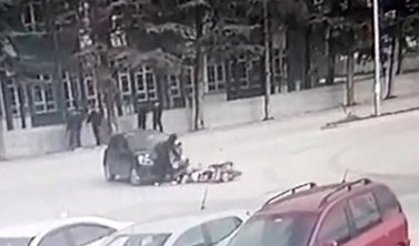 Otomobille motosiklet çarpıştı: 2 kişi hastanelik!