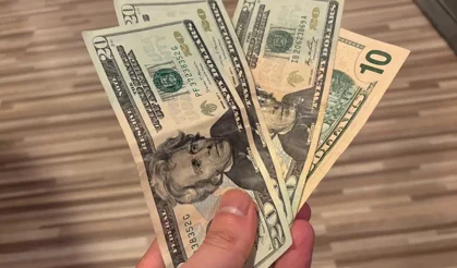 Rekor kıran dolar haftalık yükselişe yöneldi