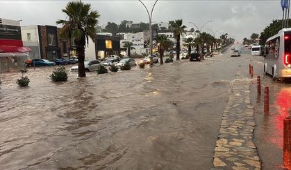 Muğla'da fırtına ve sağanak etkili oluyor