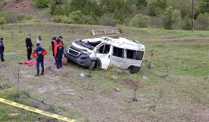 Yozgat'ta öğrenci servisi devrildi: 3 ölü