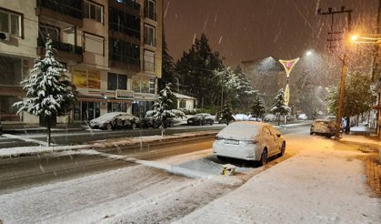 Afyonkarahisar'da 11 ilçede eğitime 'kar' engeli: Ulaşım aksadı!