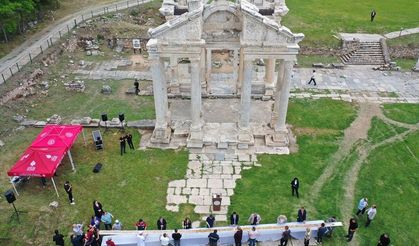 Aydın'da 14 metre uzunluğunda pide yapıldı