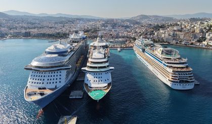 Kuşadası’na dev turist akını: 3 kruvaziyerle 10 bin 500 yolcu geldi