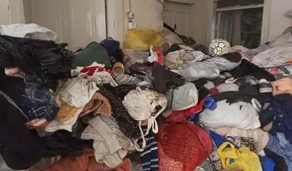 Daha önce 6 kez temizlenen evden yine 6 kamyon çöp çıktı