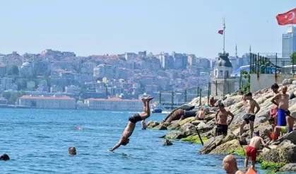 İstanbul Valiliği 'en sıcak gün' diyerek uyardı: Bu saatlerde dışarı çıkmayın!