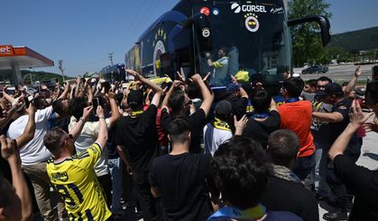 Fenerbahçe taraftarından coşkulu karşılama