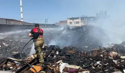 İzmir'de çöp dökülen alanda yangın
