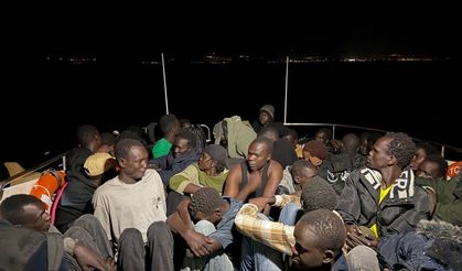 İzmir açıklarında kaçak avı: 80 düzensiz göçmen yakalandı!