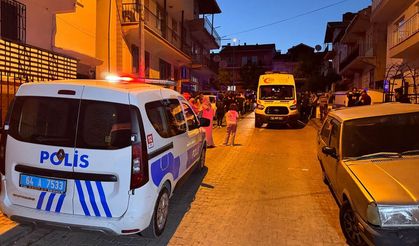 Dut toplarken çatıdan düşen adam hayatını kaybetti