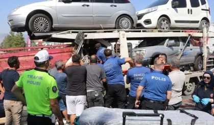 Çekici ile kamyonet çarpıştı: 2 sürücü hastanelik!