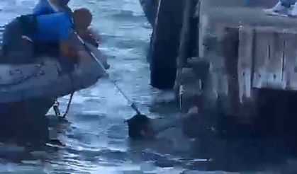 Karşıyaka'da denize düşen vatandaşa hızlı müdahale!