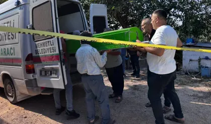 Baba dehşeti: Tahra ile oğlunu öldürdü, gelini ve torununu yaraladı