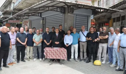 Manisa'da soygun girişimine tepki: Kuyumcu esnafı kepenk indirdi!