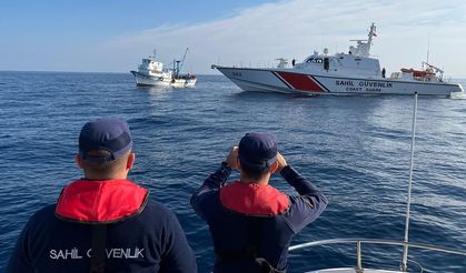 Yurt dışına kaçmaya çalışan 9 FETÖ şüphelisi teknede yakalandı