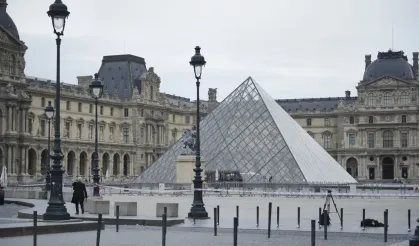 Dünyaca ünlü Louvre Müzesi kapanabilir