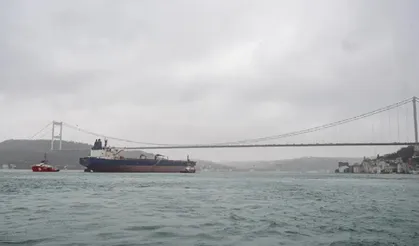 İstanbul Boğazı'nda gemi trafiği durdu!