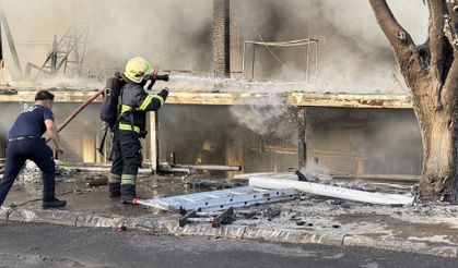 Bodrum'da çıkan yangında 2 iş yerinde hasar oluştu