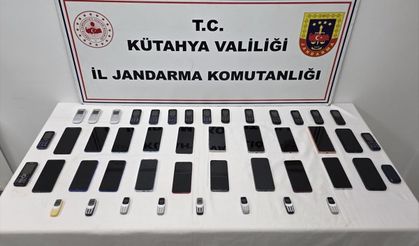 Kütahya'da kaçakçılık operasyonu: 45 cep telefonu ele geçirildi!