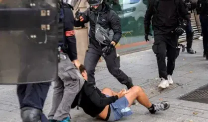 Protestoların ardından: Fransa'da sokağa çıkma yasağı ilan edildi!