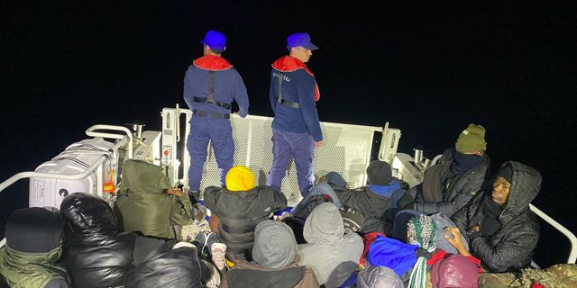 Bodrum açıklarında geri itilen 65 kaçak göçmen kurtarıldı