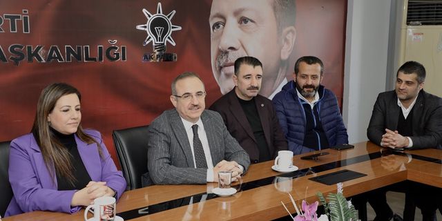 AK Partili Sürekli Konak ve Bayraklı'da konuştu: 'İzmir hizmet fakirliğinden usandı'
