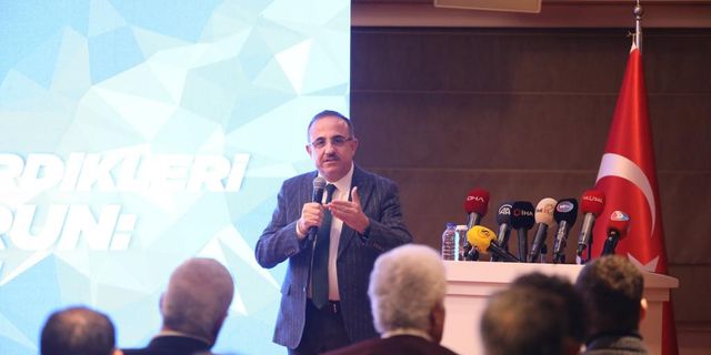 AK Partili Sürekli'den Soyer'e "45 ay" çıkışı: İzmir için kayıp
