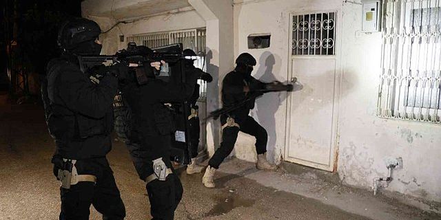Adana’da terör örgütü DEAŞ’a şafak operasyonu: 7 gözaltı kararı
