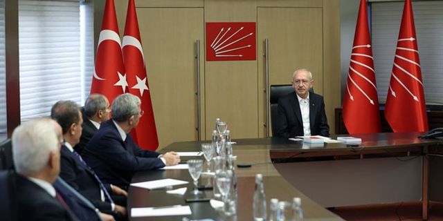 Kılıçdaroğlu, büyükşehir belediye başkanları ile bir araya geldi