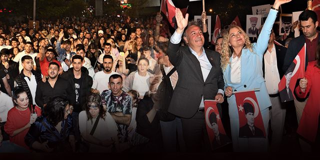 Bornova'da 19 Mayıs coşkusu... Başkan İduğ: 'Kurtuluş mücadelesinin başladığı gün kutlu olsun!'