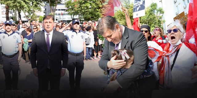 Karşıyaka'da 19 Mayıs için çelenk töreni... Başkan Tugay: 'Atamızın izinden yürüyoruz'