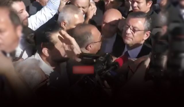 CHP Lideri Özgür Özel'e İzmir'de coşkulu karşılama!