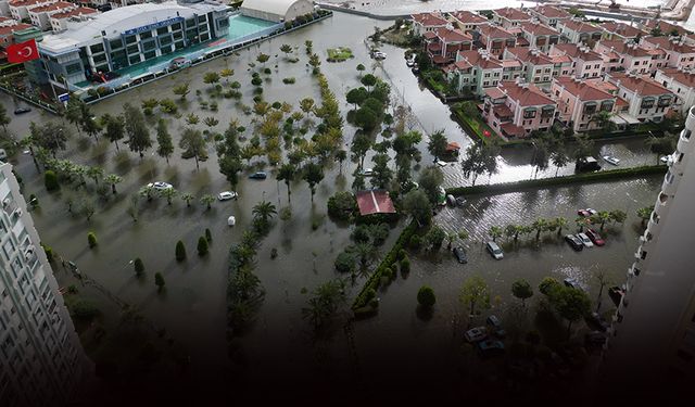 İzmir'de durum kötü... Mavişehir değil yüzenşehir!