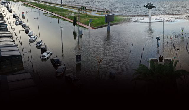 Deniz 1 metre yükseldi... İzmir'de tsunami etkisi!